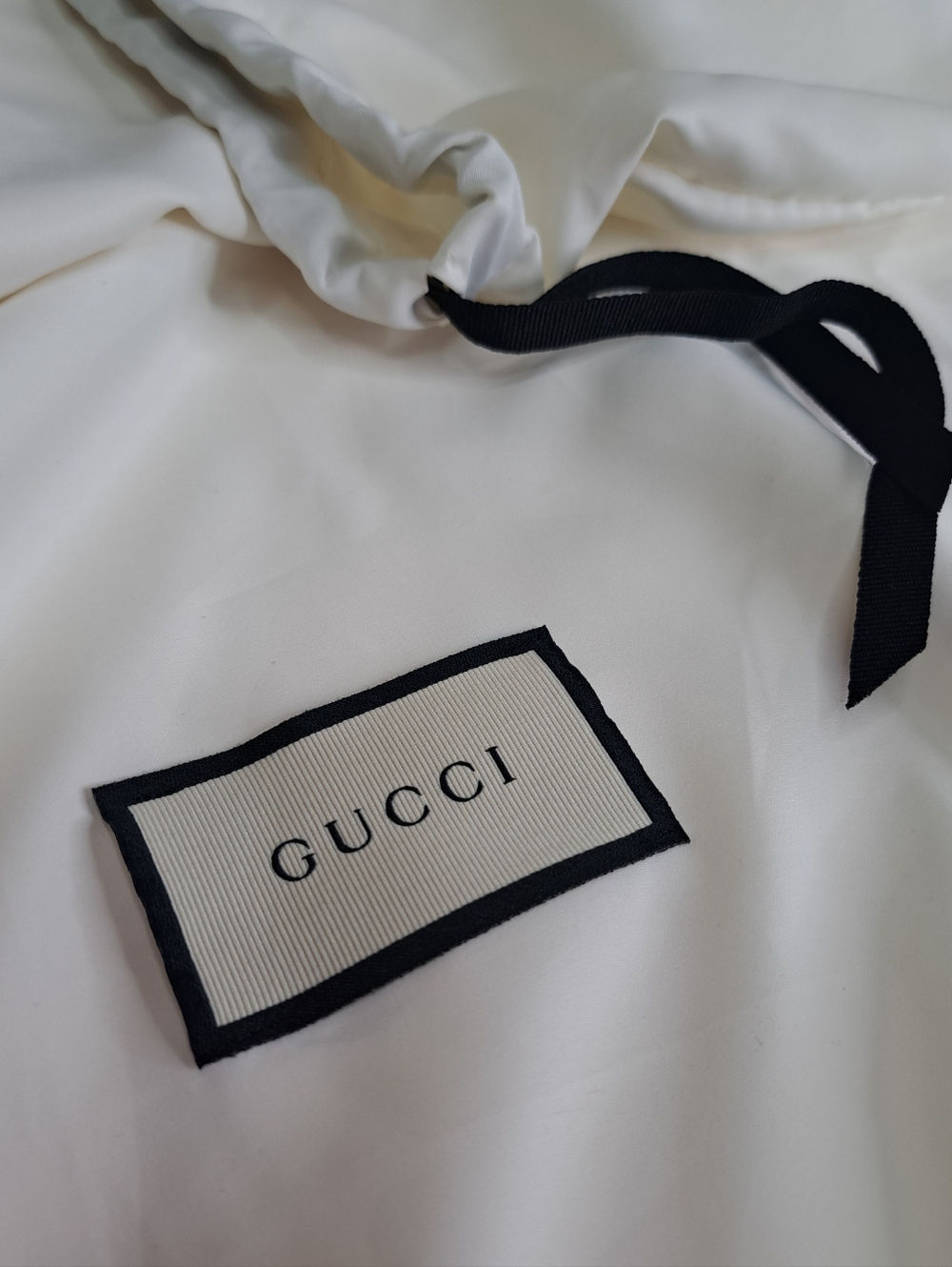 Gucci Extra Large Ivory Dust Bag with Black Trim and Drawstring 23"×23" - Picture 3 of 14